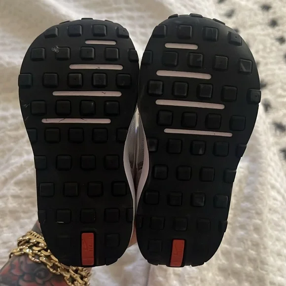 Toddler Nike waffle one. Size 7C - Picture 4 of 5